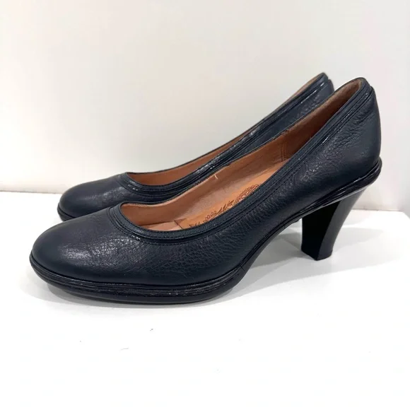 Sofft Black Leather Women's Heels Pumps 9.5 like new - Picture 1 of 7